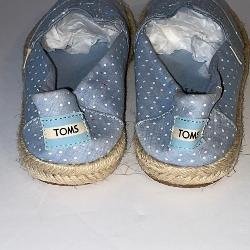TOMS, Chambray Slip Ons, Size 6